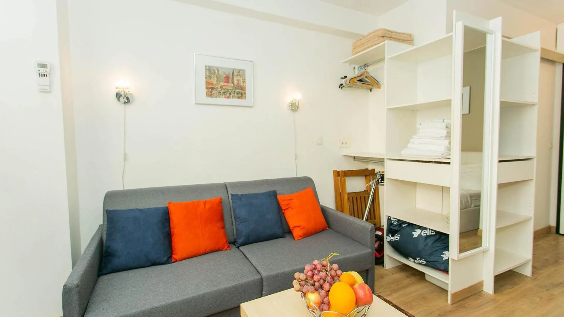 Champs Elysees & Arc De Triomphe - Cityapartmentstay Paris Fransa